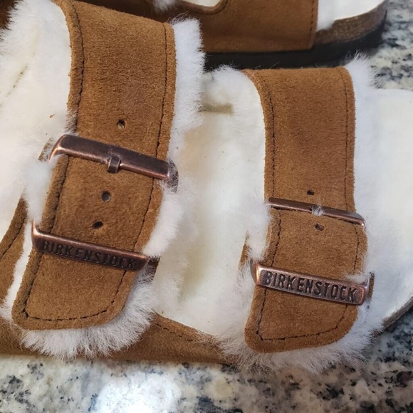 ✨Birkenstock Arizona Shearling Sandal in Tan✨ - Picture 10 of 13